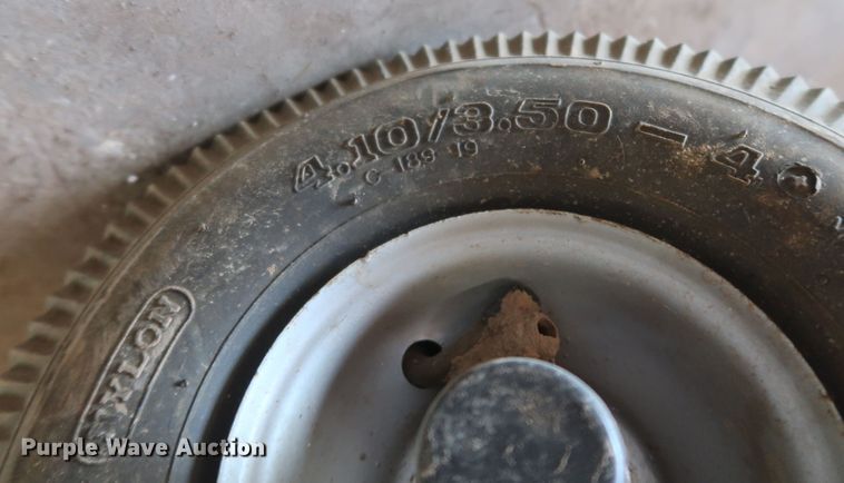 image for item JR9435 2019 Graco LineLazer II 3900  paint striper