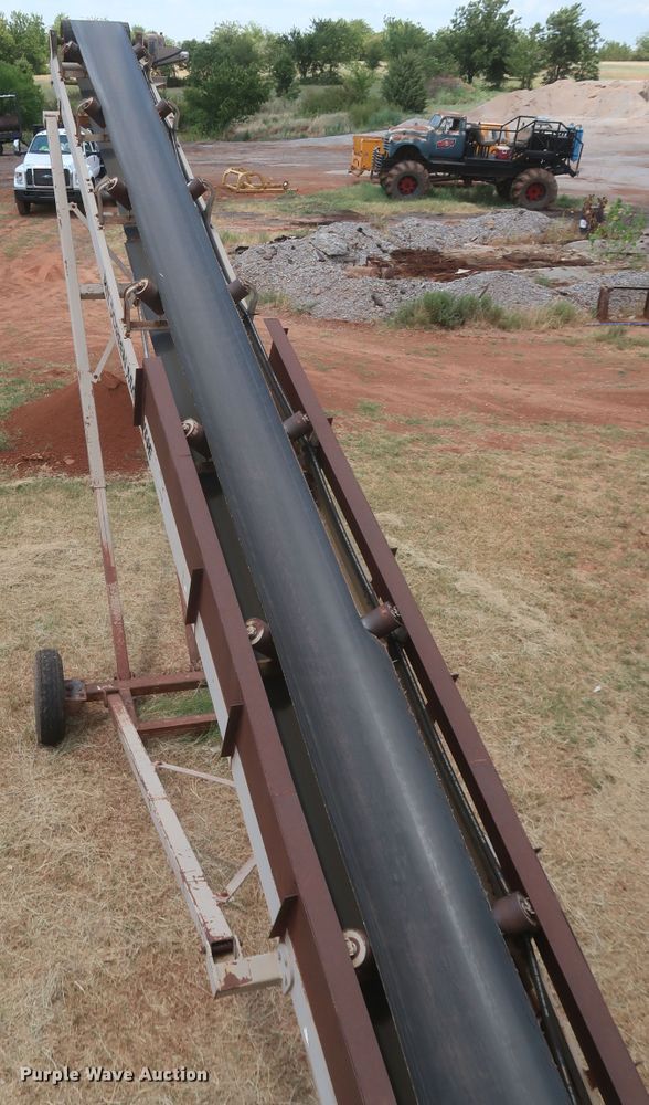 image for item JR9437 The Screen Machine Contractor  screening plant