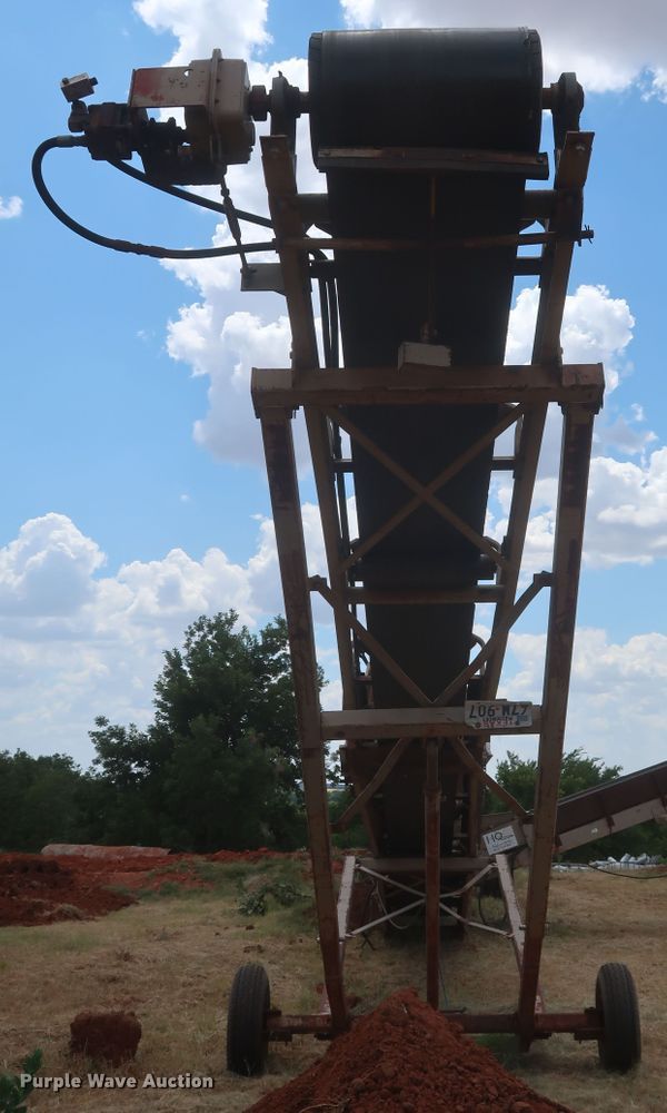 image for item JR9437 The Screen Machine Contractor  screening plant