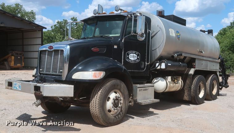 image for item JR9438 2008 Peterbilt 340  oil distributor truck