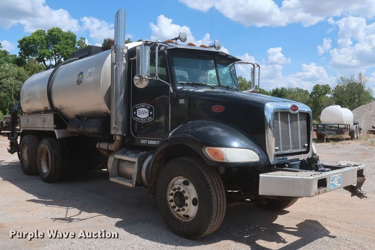 image for item JR9438 2008 Peterbilt 340  oil distributor truck