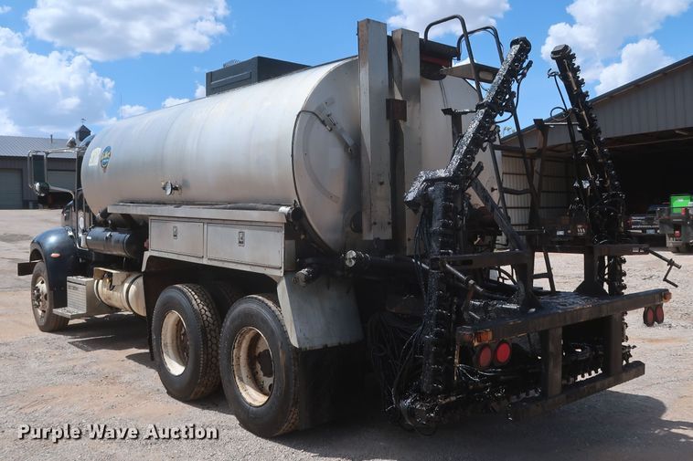 image for item JR9438 2008 Peterbilt 340  oil distributor truck