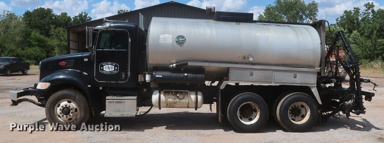 image for item JR9438 2008 Peterbilt 340  oil distributor truck