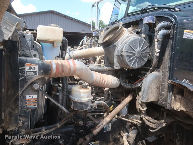 image for item JR9438 2008 Peterbilt 340  oil distributor truck