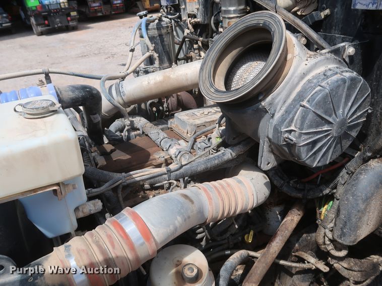 image for item JR9438 2008 Peterbilt 340  oil distributor truck