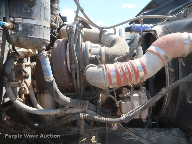 image for item JR9438 2008 Peterbilt 340  oil distributor truck