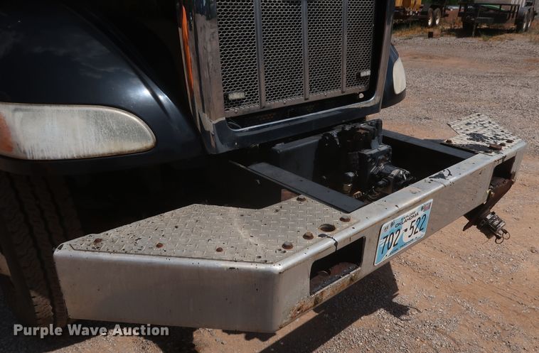 image for item JR9438 2008 Peterbilt 340  oil distributor truck