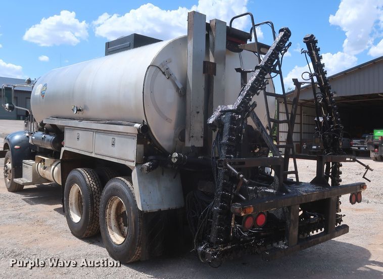 image for item JR9438 2008 Peterbilt 340  oil distributor truck