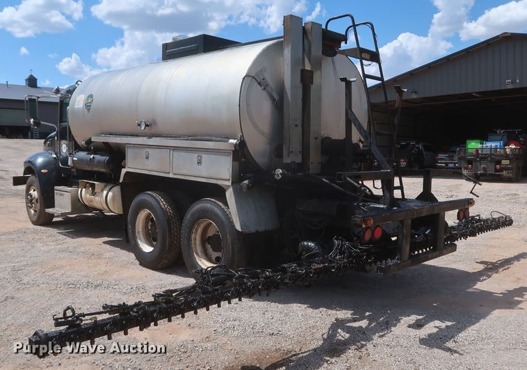 image for item JR9438 2008 Peterbilt 340  oil distributor truck