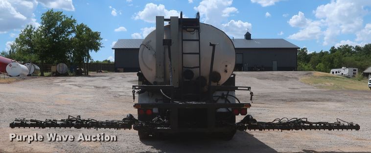 image for item JR9438 2008 Peterbilt 340  oil distributor truck