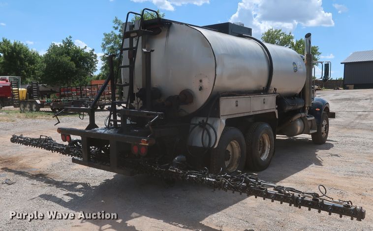 image for item JR9438 2008 Peterbilt 340  oil distributor truck