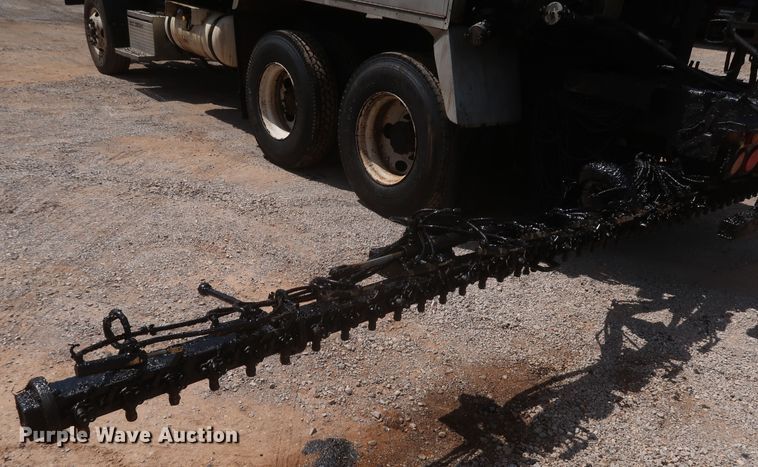 image for item JR9438 2008 Peterbilt 340  oil distributor truck