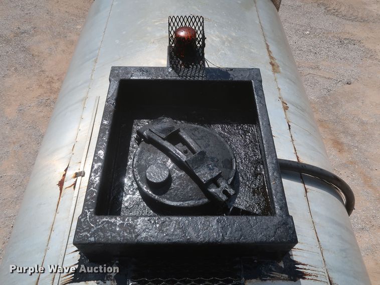 image for item JR9438 2008 Peterbilt 340  oil distributor truck