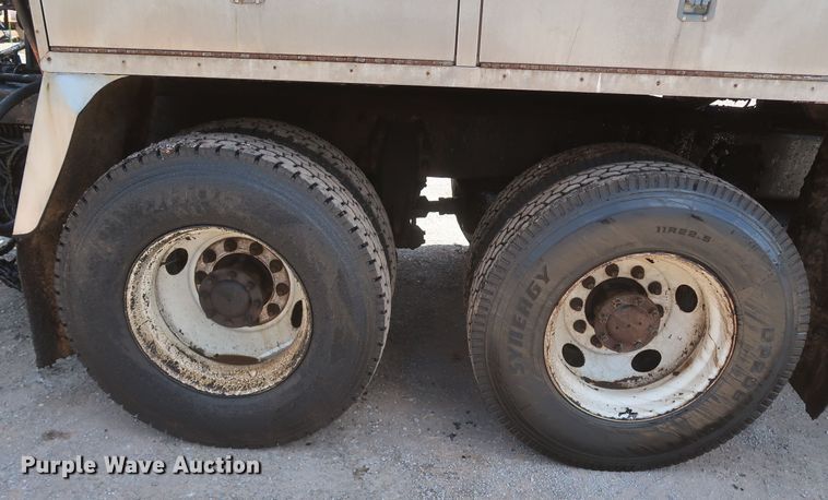 image for item JR9438 2008 Peterbilt 340  oil distributor truck