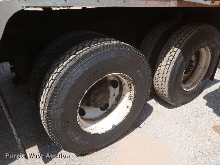 image for item JR9438 2008 Peterbilt 340  oil distributor truck