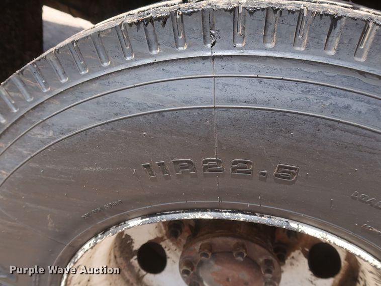 image for item JR9438 2008 Peterbilt 340  oil distributor truck