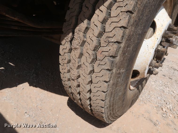 image for item JR9438 2008 Peterbilt 340  oil distributor truck