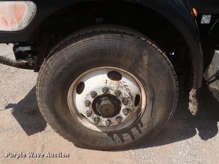 image for item JR9438 2008 Peterbilt 340  oil distributor truck