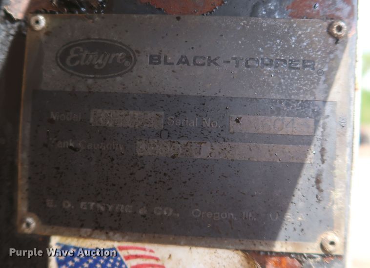 image for item JR9438 2008 Peterbilt 340  oil distributor truck