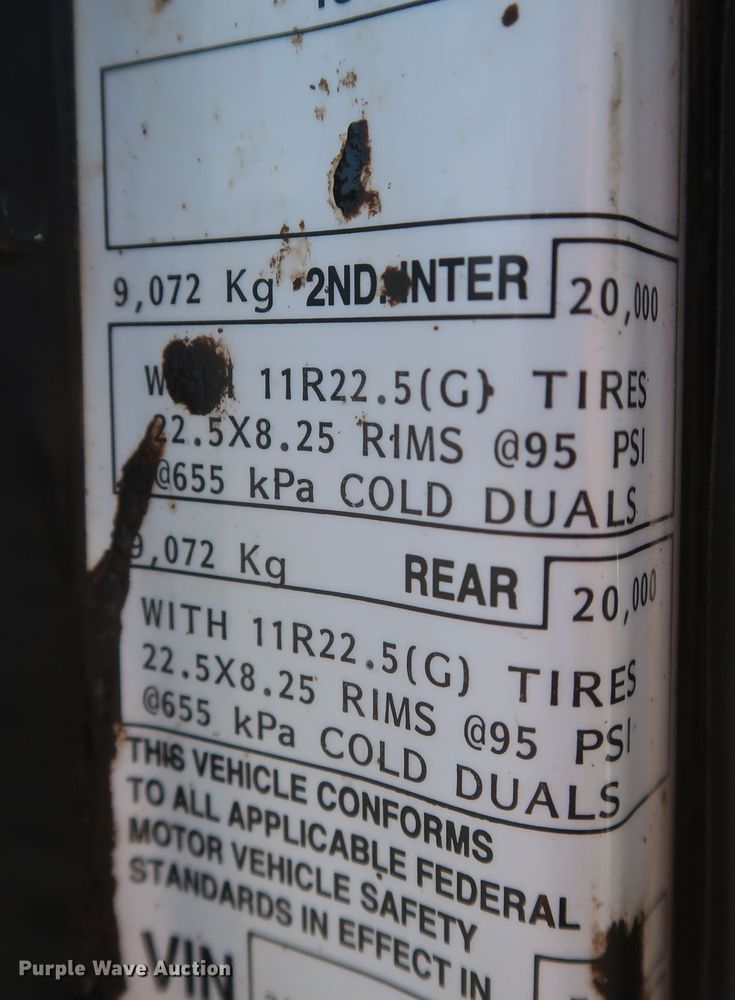 image for item JR9438 2008 Peterbilt 340  oil distributor truck