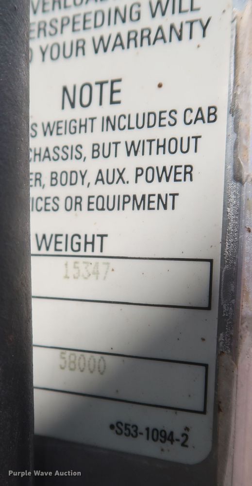 image for item JR9438 2008 Peterbilt 340  oil distributor truck