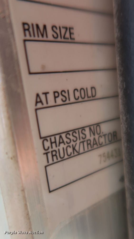 image for item JR9438 2008 Peterbilt 340  oil distributor truck