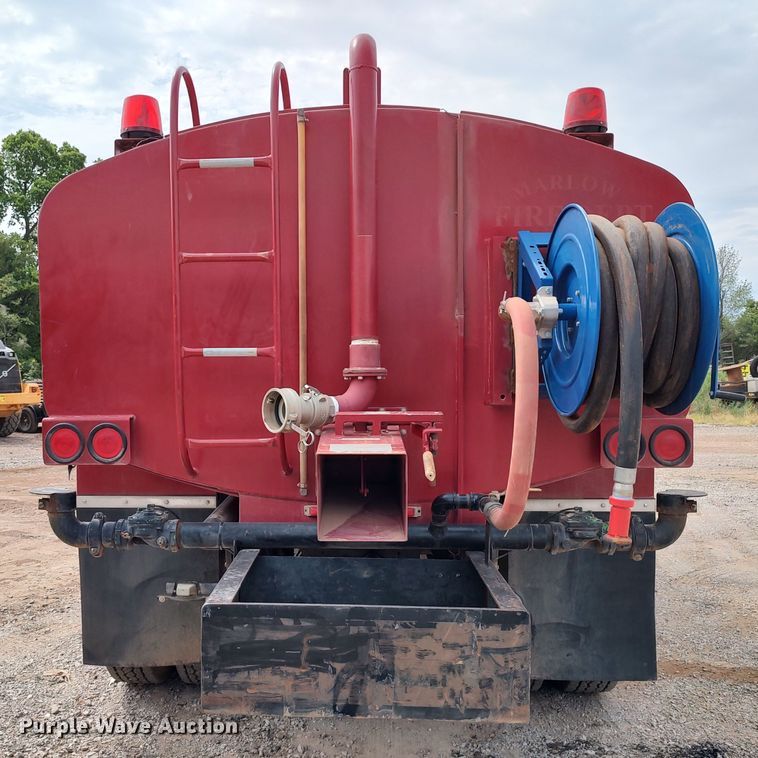 image for item JR9439 2003 International 8500  tank truck