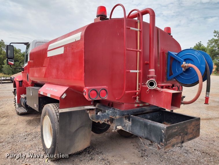 image for item JR9439 2003 International 8500  tank truck