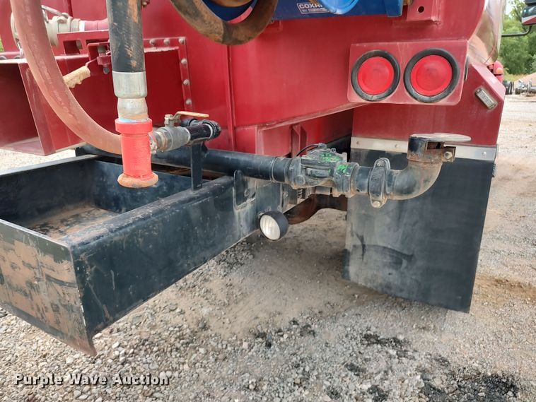 image for item JR9439 2003 International 8500  tank truck