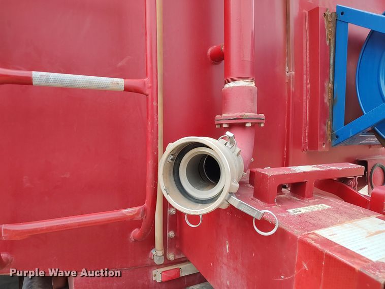 image for item JR9439 2003 International 8500  tank truck