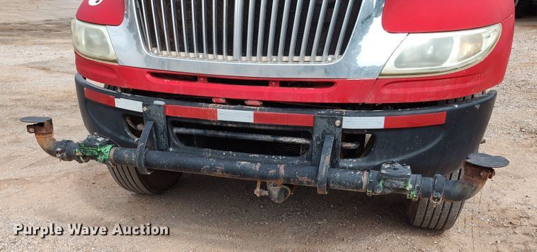 image for item JR9439 2003 International 8500  tank truck