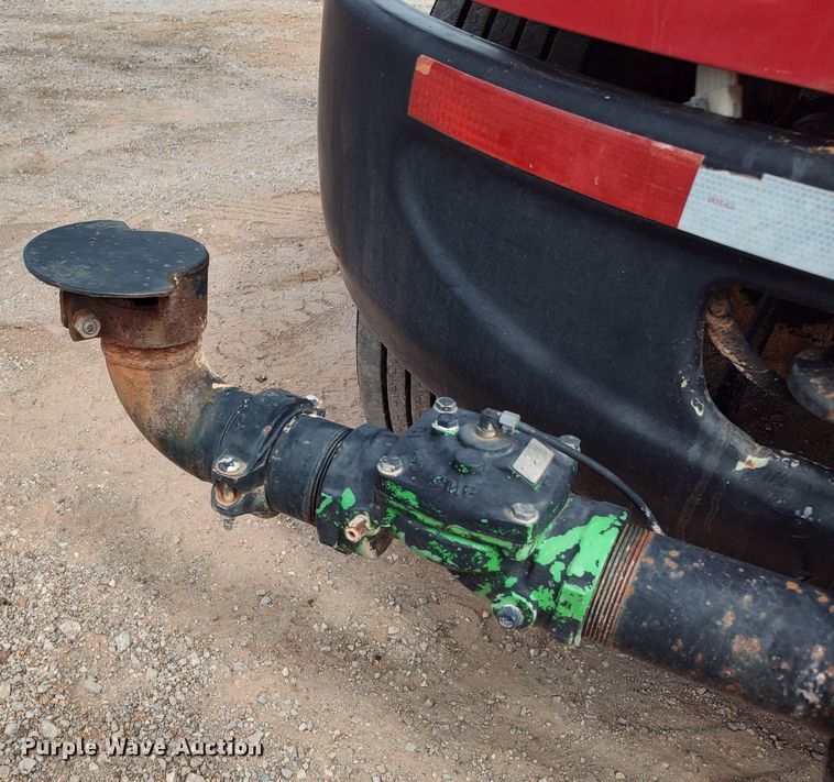 image for item JR9439 2003 International 8500  tank truck