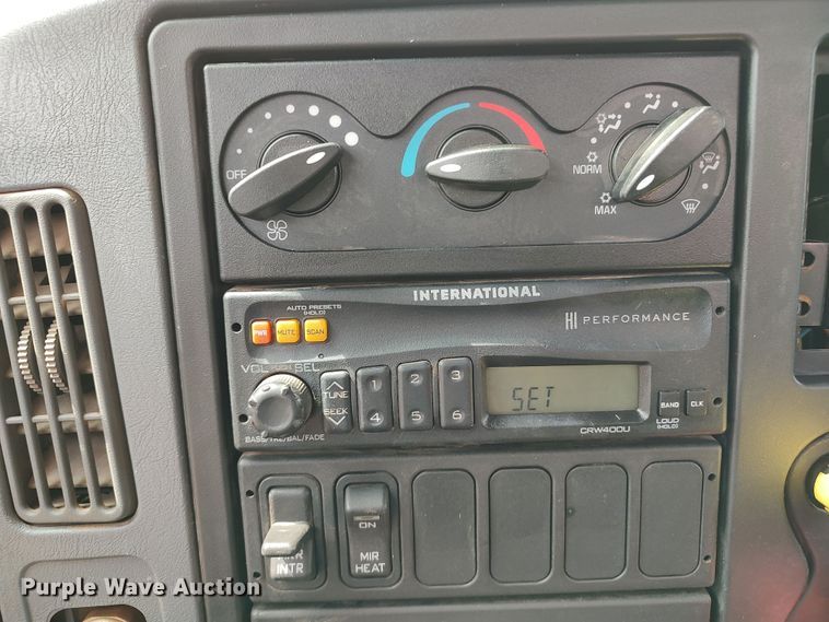 image for item JR9439 2003 International 8500  tank truck