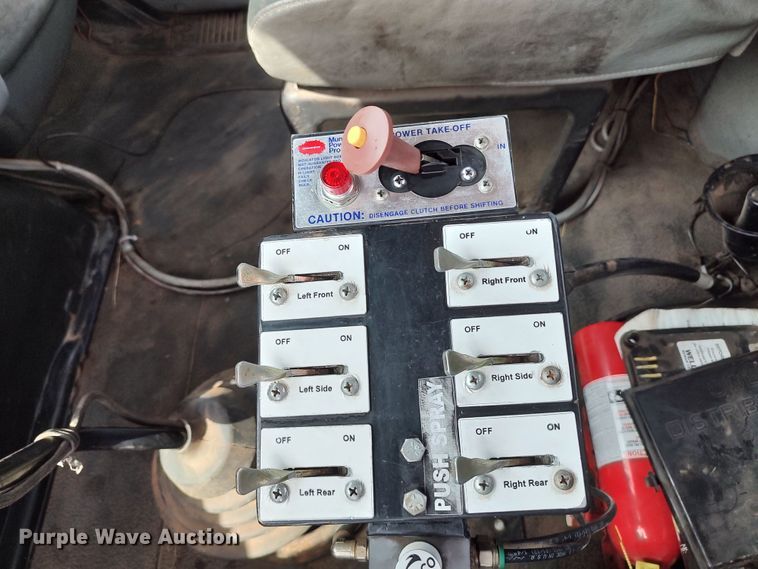 image for item JR9439 2003 International 8500  tank truck