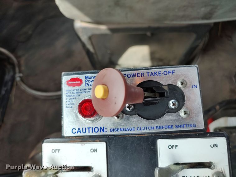 image for item JR9439 2003 International 8500  tank truck