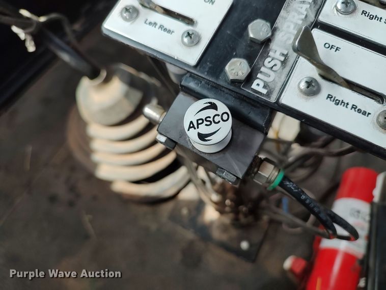 image for item JR9439 2003 International 8500  tank truck