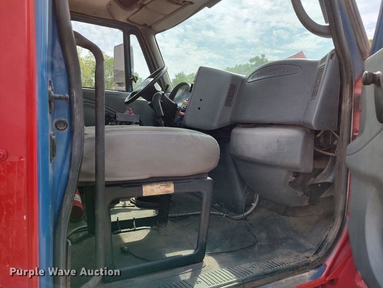 image for item JR9439 2003 International 8500  tank truck