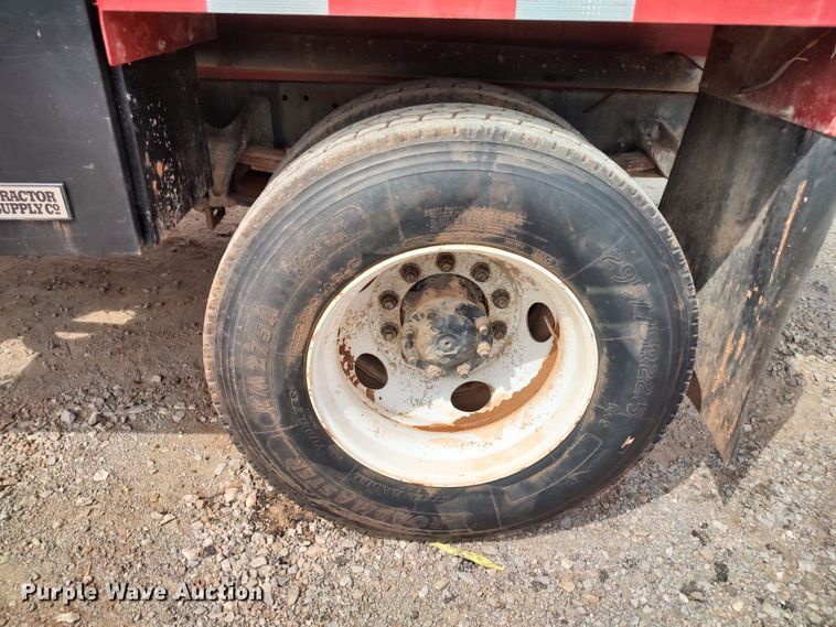 image for item JR9439 2003 International 8500  tank truck