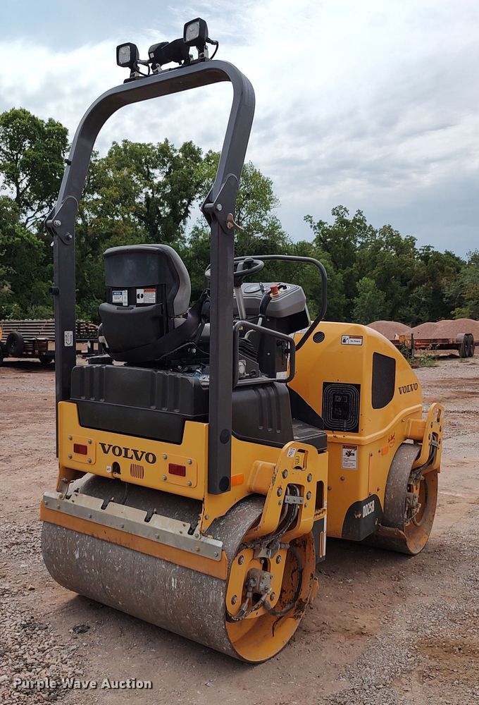 image for item JR9443 2019 Volvo DD25B  double drum vibratory roller