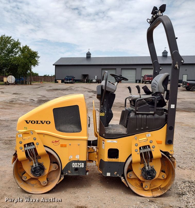image for item JR9443 2019 Volvo DD25B  double drum vibratory roller