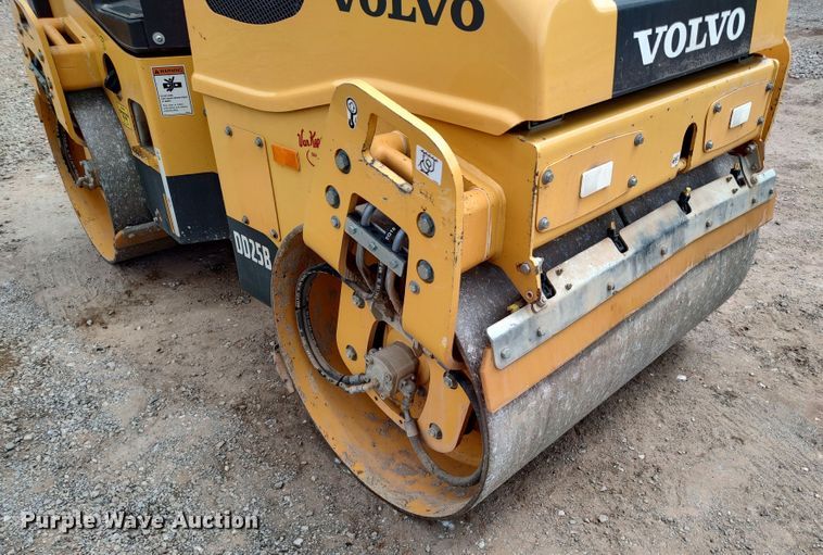 image for item JR9443 2019 Volvo DD25B  double drum vibratory roller