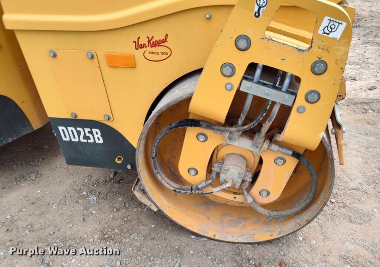 image for item JR9443 2019 Volvo DD25B  double drum vibratory roller