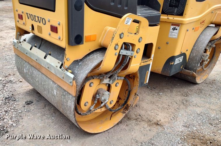 image for item JR9443 2019 Volvo DD25B  double drum vibratory roller