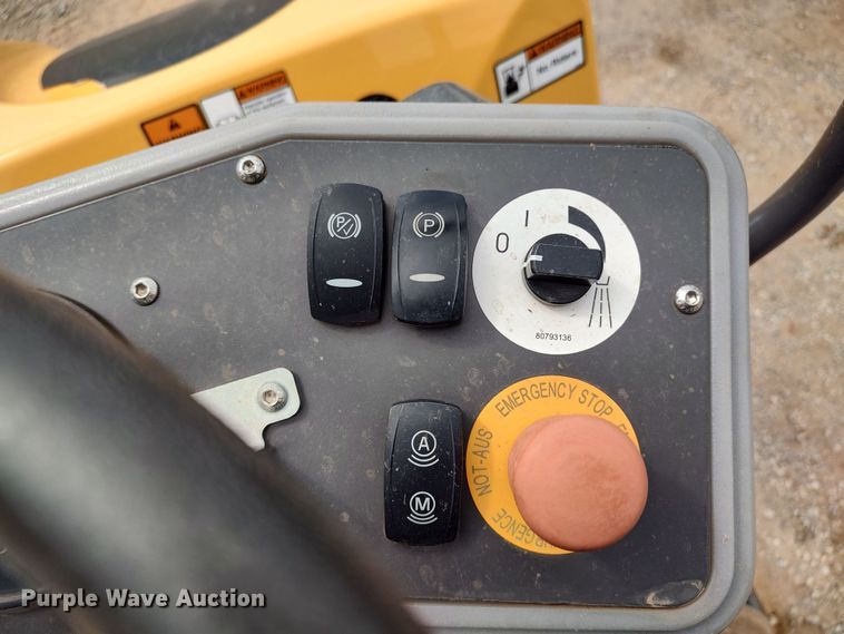 image for item JR9443 2019 Volvo DD25B  double drum vibratory roller