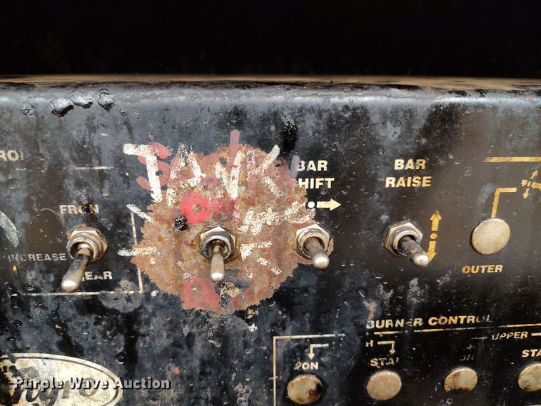 image for item JR9448 1998 Ford F800  oil distributor truck