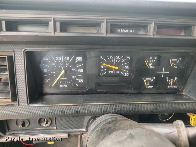 image for item JR9448 1998 Ford F800  oil distributor truck