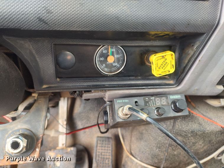 image for item JR9448 1998 Ford F800  oil distributor truck