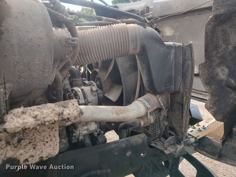 image for item JR9448 1998 Ford F800  oil distributor truck