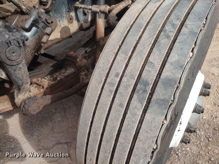 image for item JR9448 1998 Ford F800  oil distributor truck