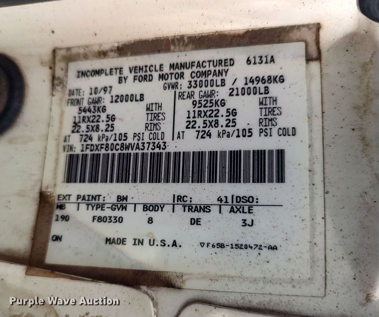 image for item JR9448 1998 Ford F800  oil distributor truck